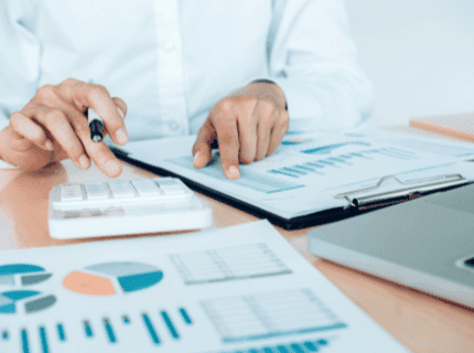 Servicios → Impuestos